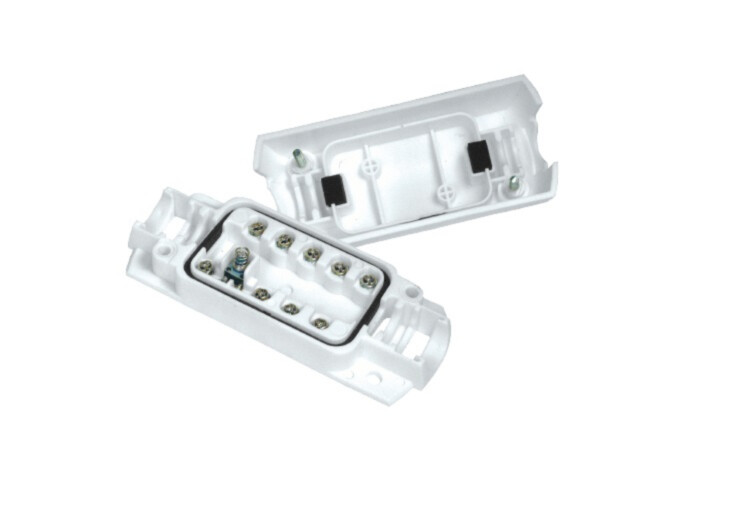 Elmdene junction box, 7 terminals plus tamper, white