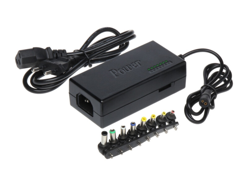 Toiteadapter 12–24 V DC | 4–4,5 A | 8 vahetatavat pistikut